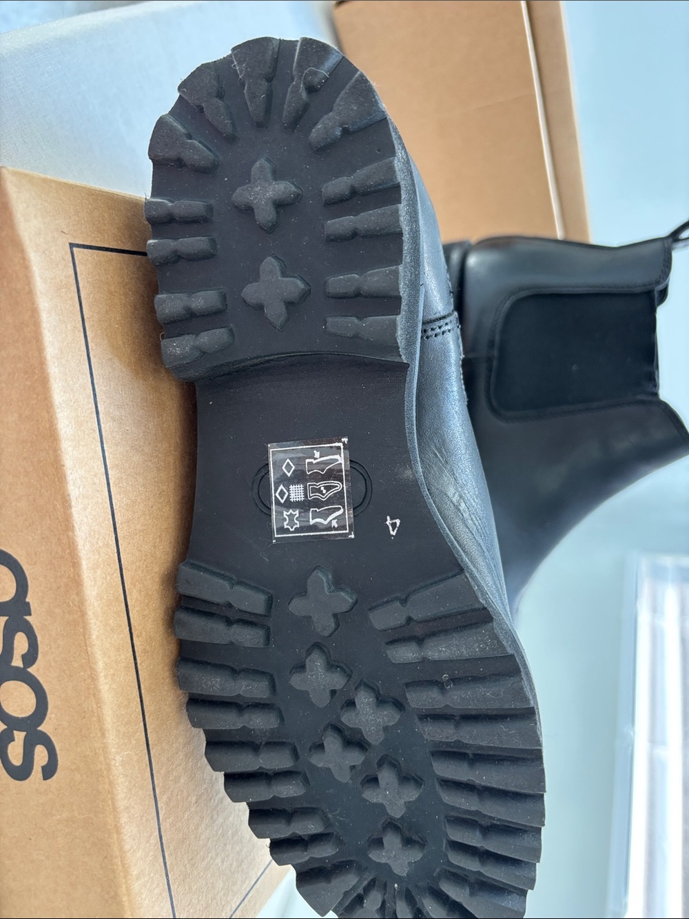 ASOS Chelsea Leather Boot - Picture 2 of 4